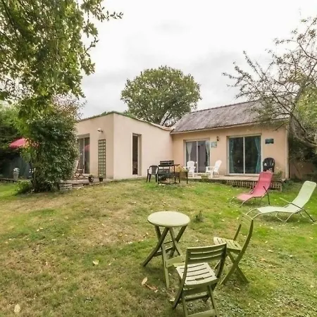 House Au Jardin D'eau Embruns Sales 別荘